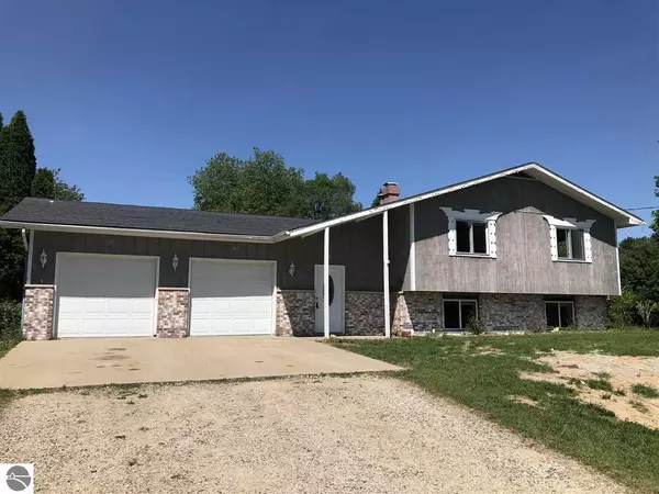 3394 S Winn Road, Mt Pleasant, MI 48858