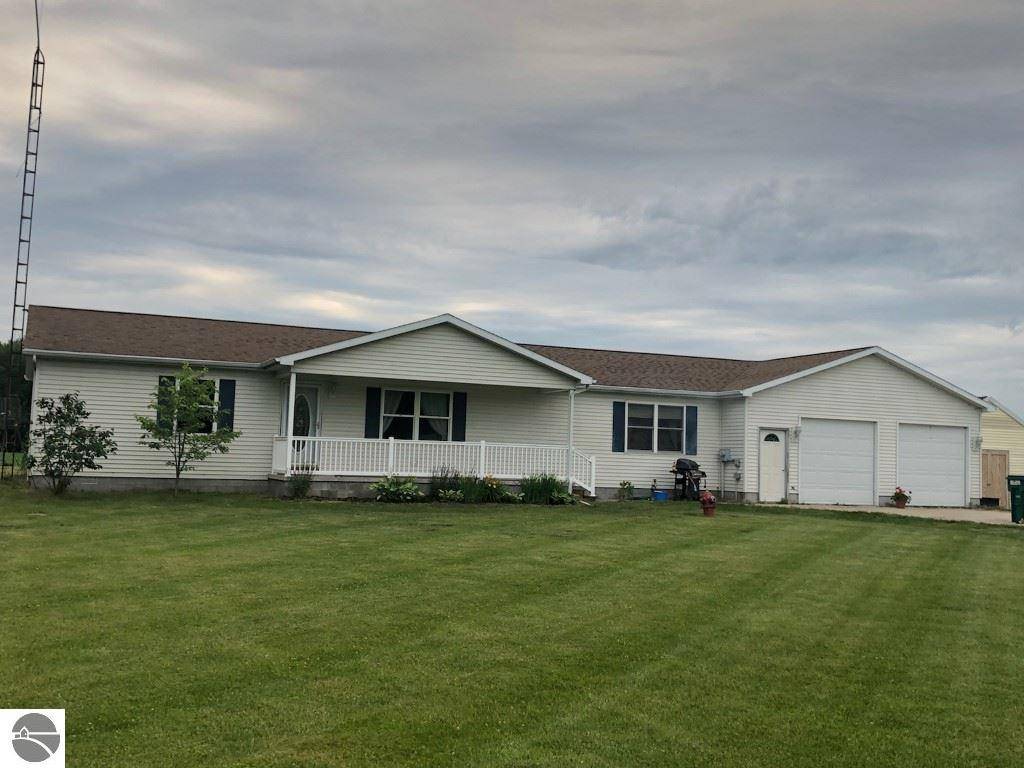 9171 N Warner Road, Elwell, MI 48832