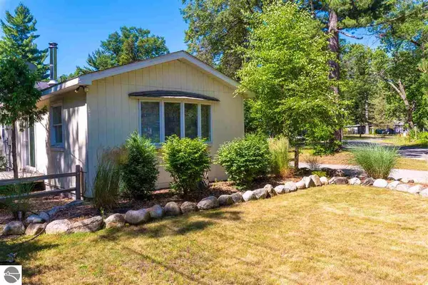 882 Indian Trail Boulevard, Traverse City, MI 49686