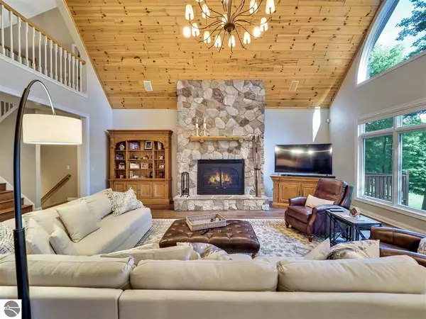 Bellaire, MI 49615,5217 Bay Hill