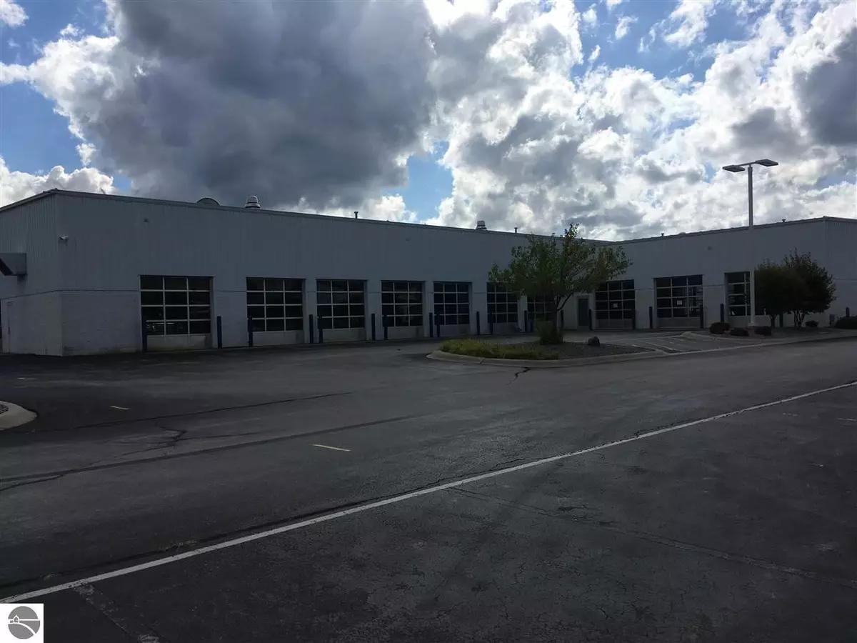 Traverse City, MI 49684,3566 N US-31 S