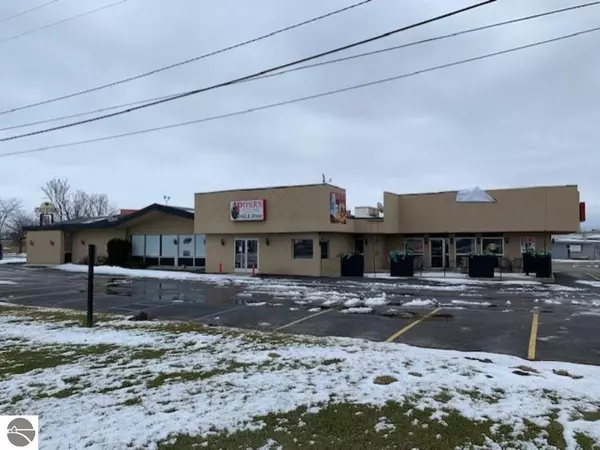 7990 N Alger Road, Alma, MI 48801