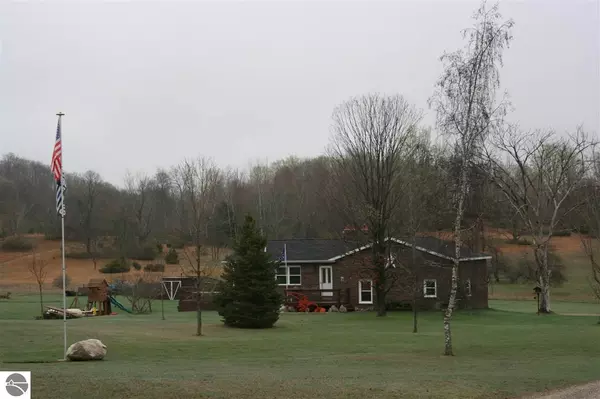 3207 NW Zimmerman Road, Alden, MI 49612