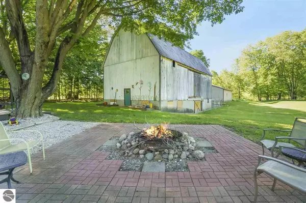 16465 Flarity Road, Brethren, MI 49619