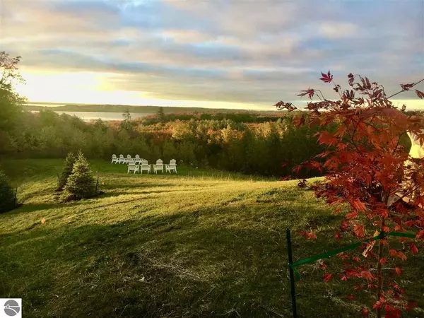 Suttons Bay, MI 49682,1964 N Blue Water Court