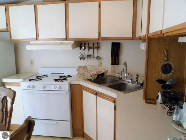 Remus, MI 49340,5833 Lake Shore Drive