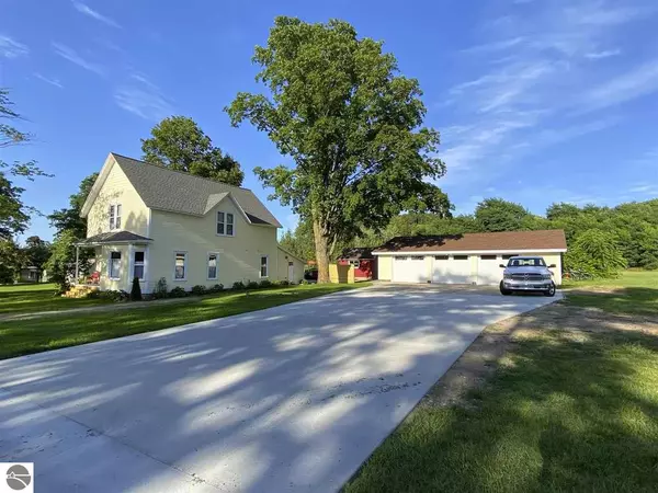 Maple City, MI 49664,8773 S Maple City Road