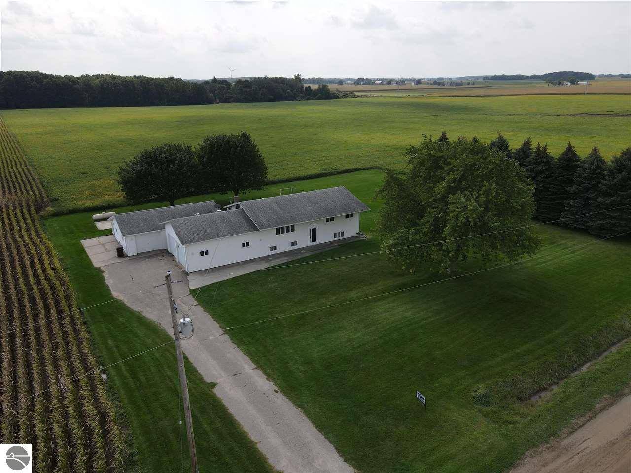 7514 E Walton Road, Shepherd, MI 48883