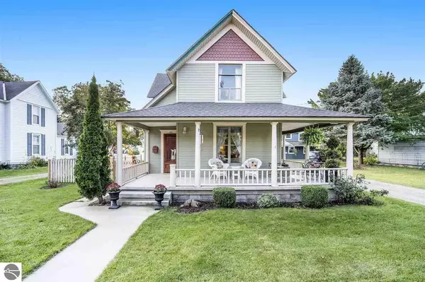 307 Jackson Street, Petoskey, MI 49770-2306