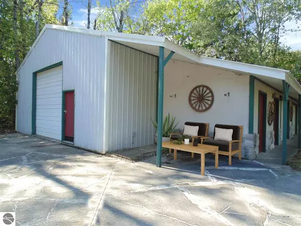 Tustin, MI 49688,8271 N Lakola Road