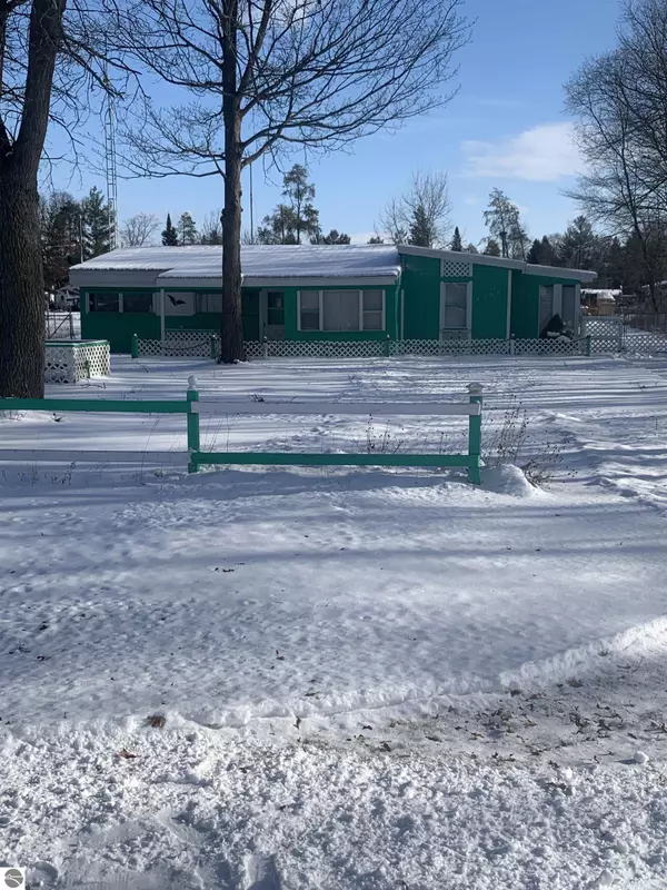 4158 Clinton, Harrison, MI 48625