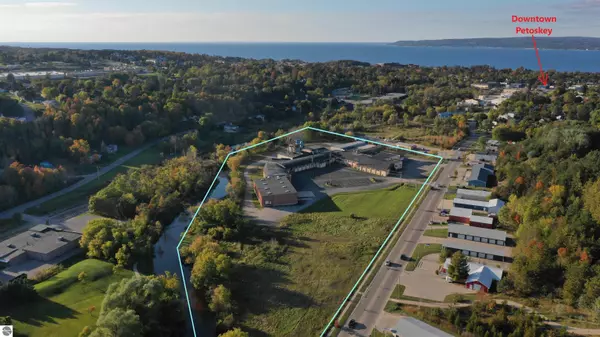 1420 Standish Avenue, Petoskey, MI 49770