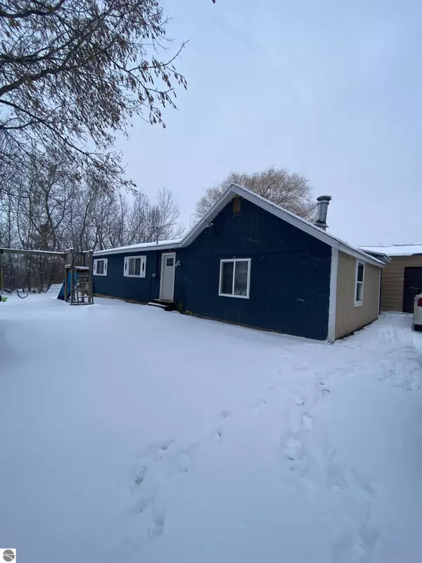 Merritt, MI 49667,1009 S Merritt Road