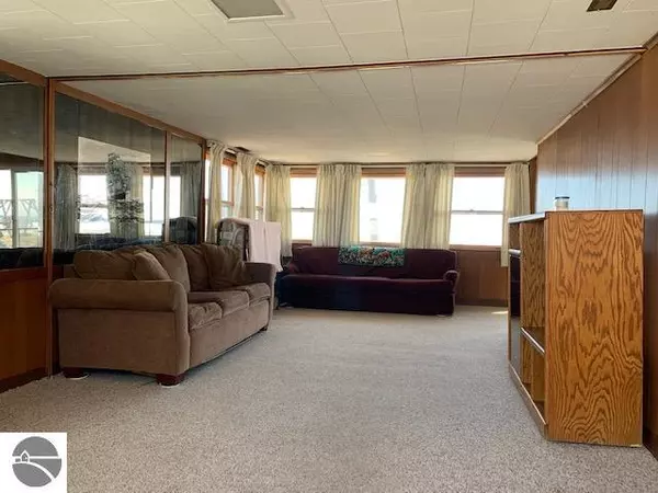 Houghton Lake, MI 48629,769 Long Point