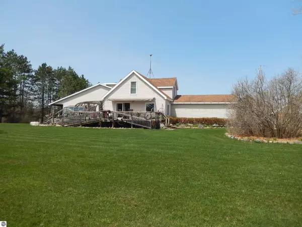 5126 Ziemer Road, Gladwin, MI 48624