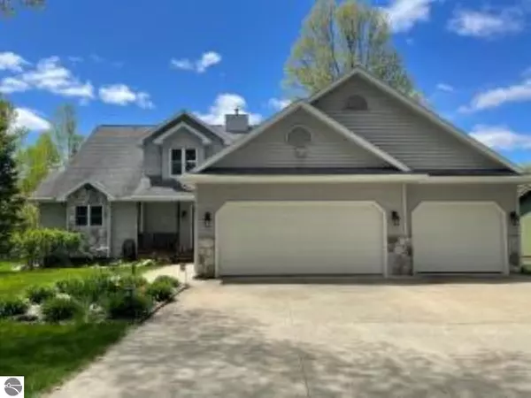 1351 Springwood Drive, Prudenville, MI 48651