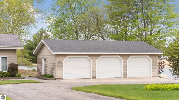 Buckley, MI 49620,564 Gitchegumee Drive