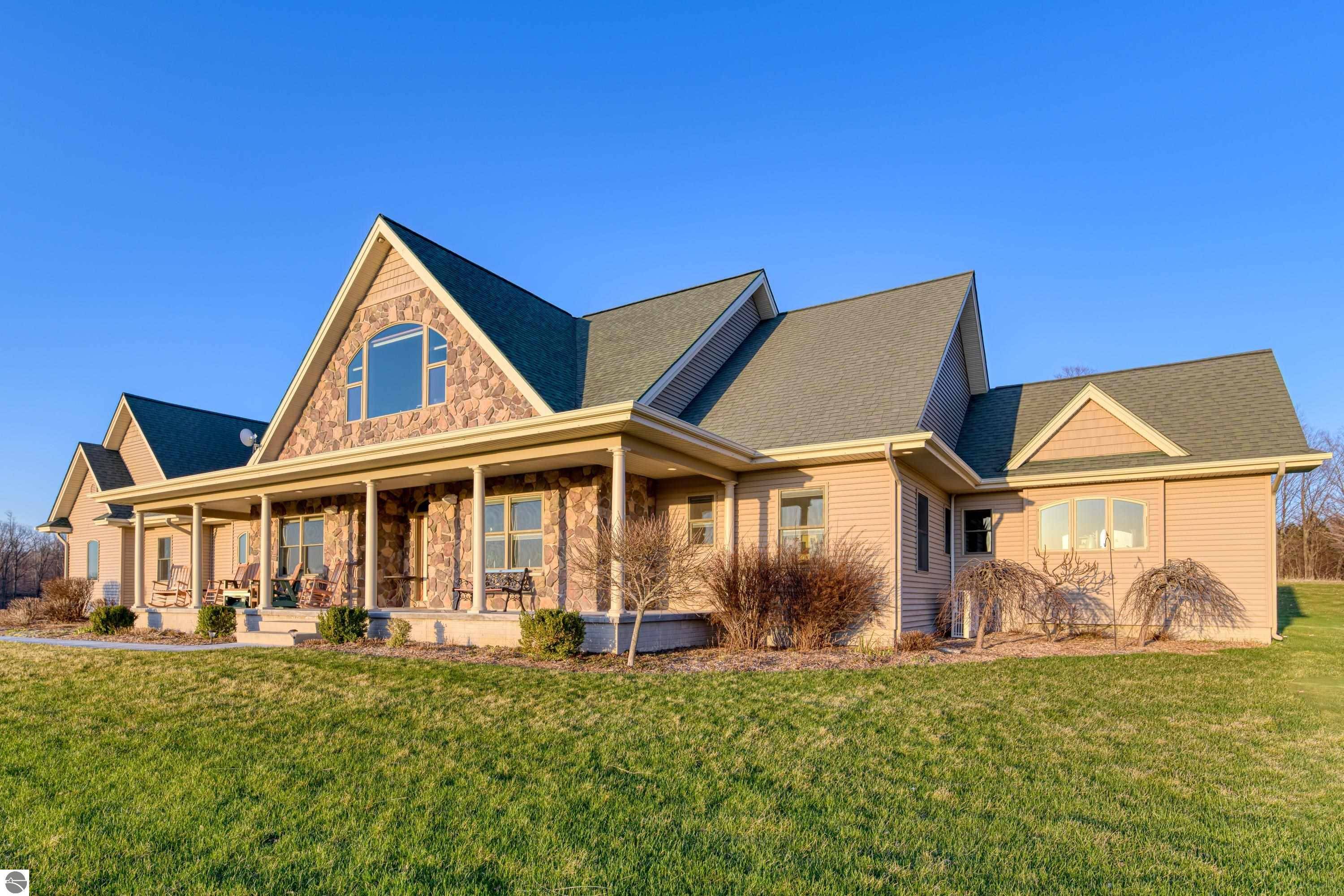 4771 Panorama Drive Nw, Rapid City, MI 49676