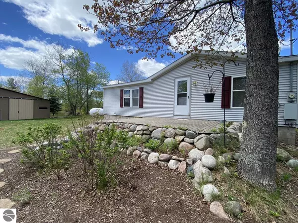 6075 Little Stump Trail, Gaylord, MI 49735