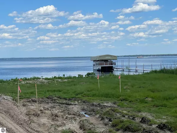 Houghton Lake, MI 48629,9102 W Houghton Lake Drive