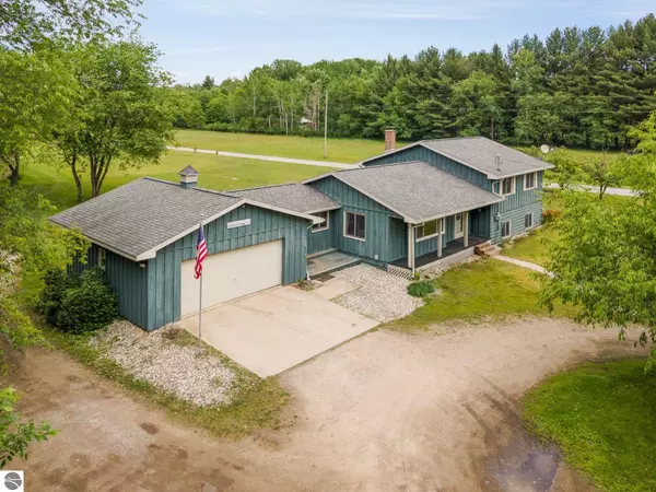 4444 W Jackson Road, Alma, MI 48801