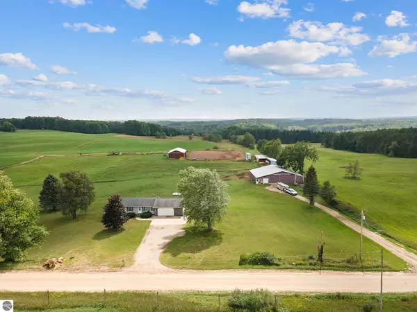 14465 22 Mile Road, Tustin, MI 49688