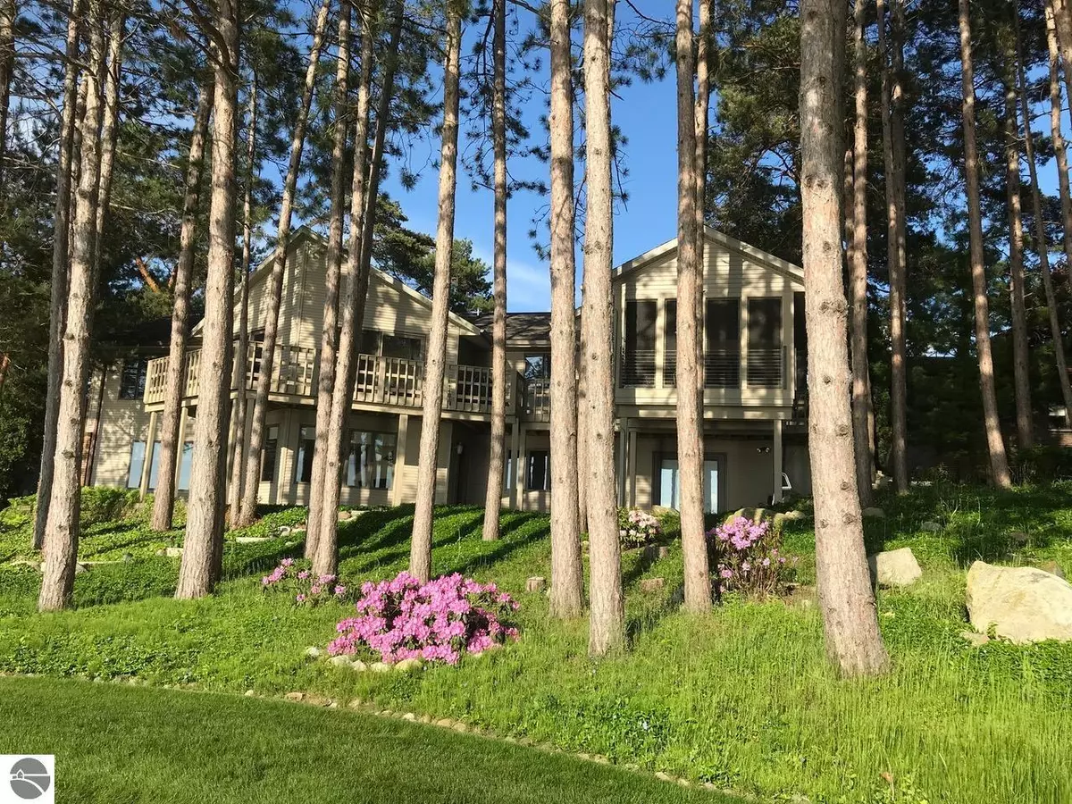 Lake Isabella, MI 48893,1044 Clubhouse Drive