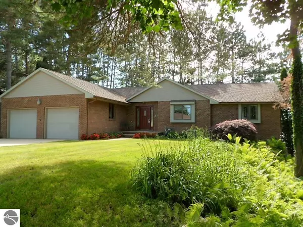 Lake Isabella, MI 48893,1044 Clubhouse Drive