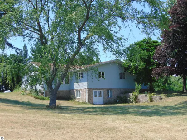 5625 W Monroe, Alma, MI 48801