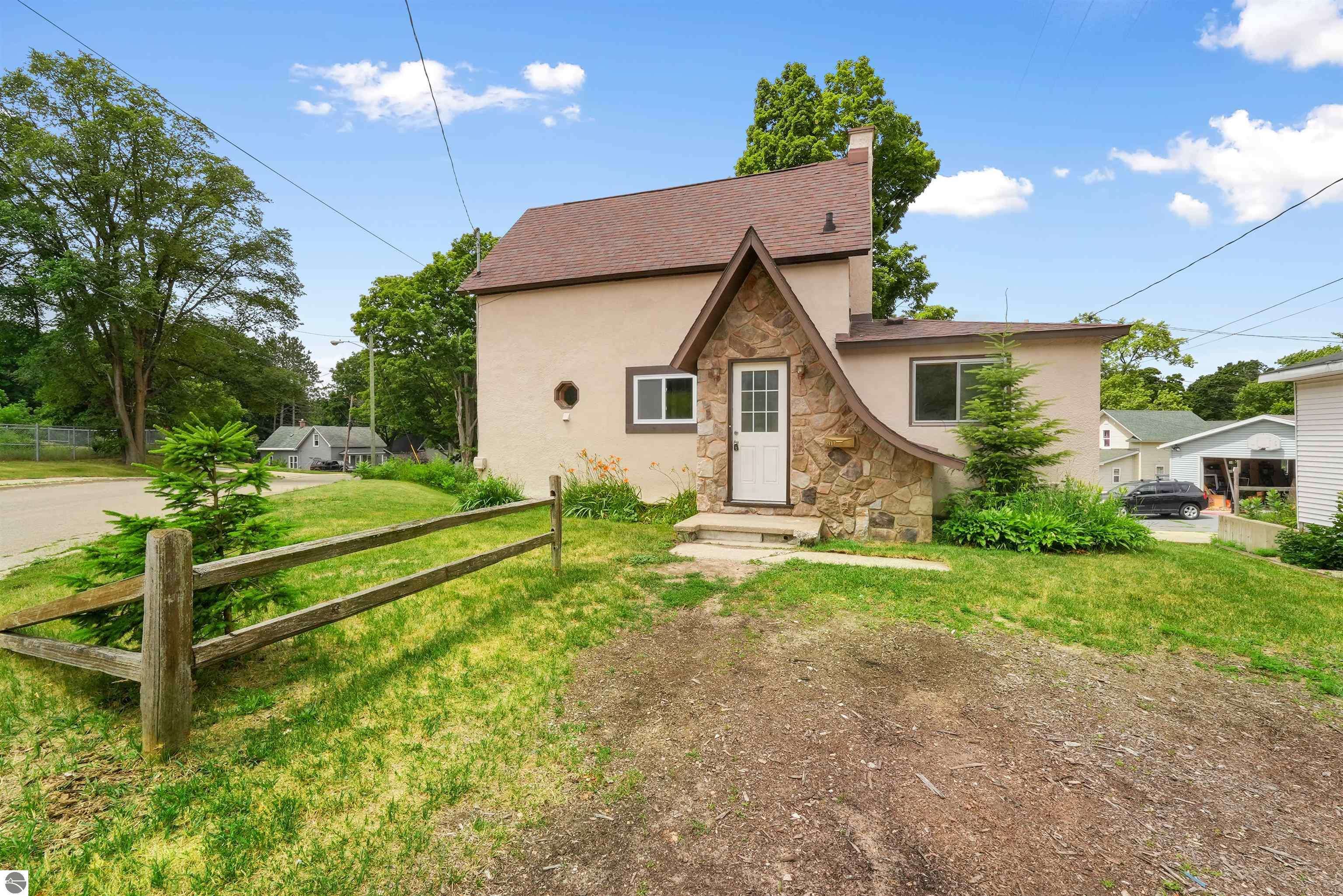 203 May Street, Cadillac, MI 49601