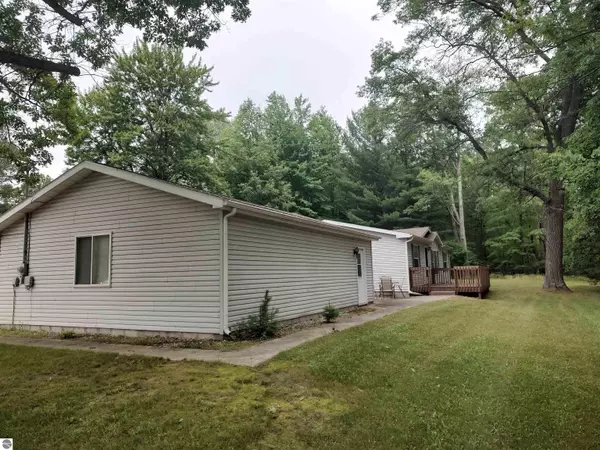 Omer, MI 48749,382 US-23