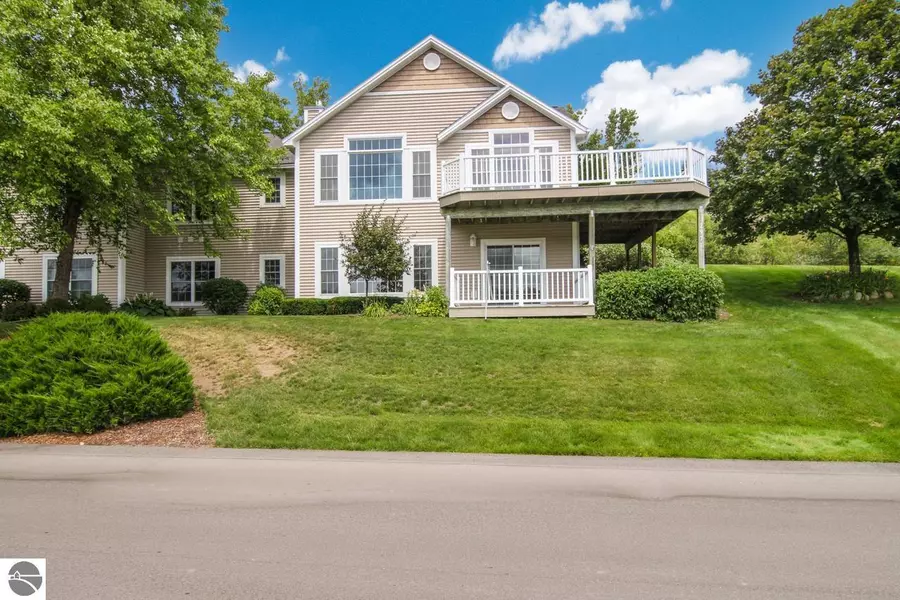 2971 Crown Pointe Drive, Traverse City, MI 49685