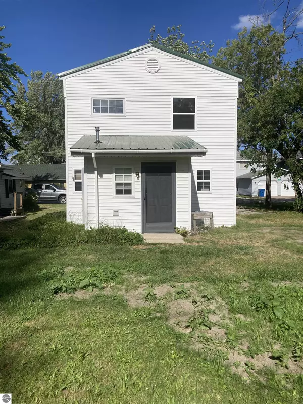 Houghton Lake, MI 48629,405 Myers Avenue