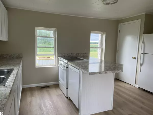 Rosebush, MI 48878,5656 E Denver Road