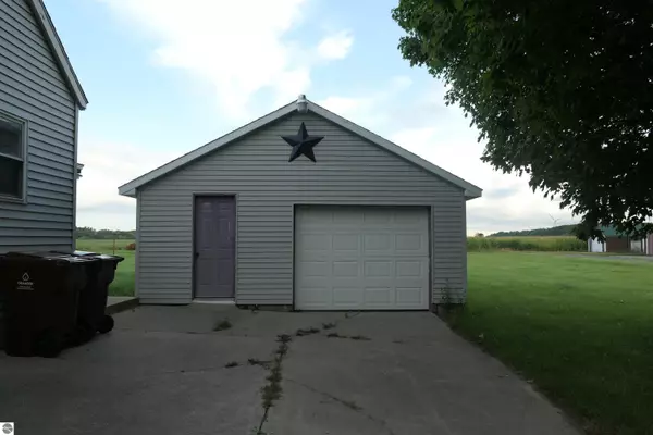 Shepherd, MI 48883,8757 E Blanchard Road