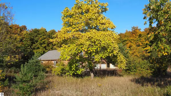 Honor, MI 49640,7478 Way Road