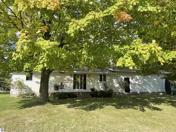 Suttons Bay, MI 49682,10860 Murray Court