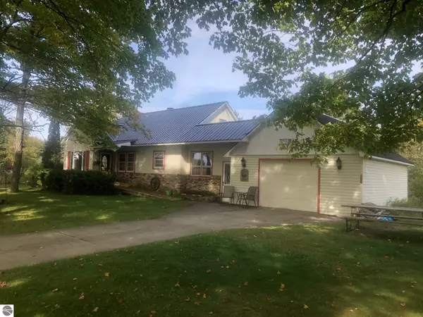 Bear Lake, MI 49614,7432 Norconk Road