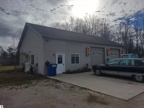 2515 W Huron, Standish, MI 48658