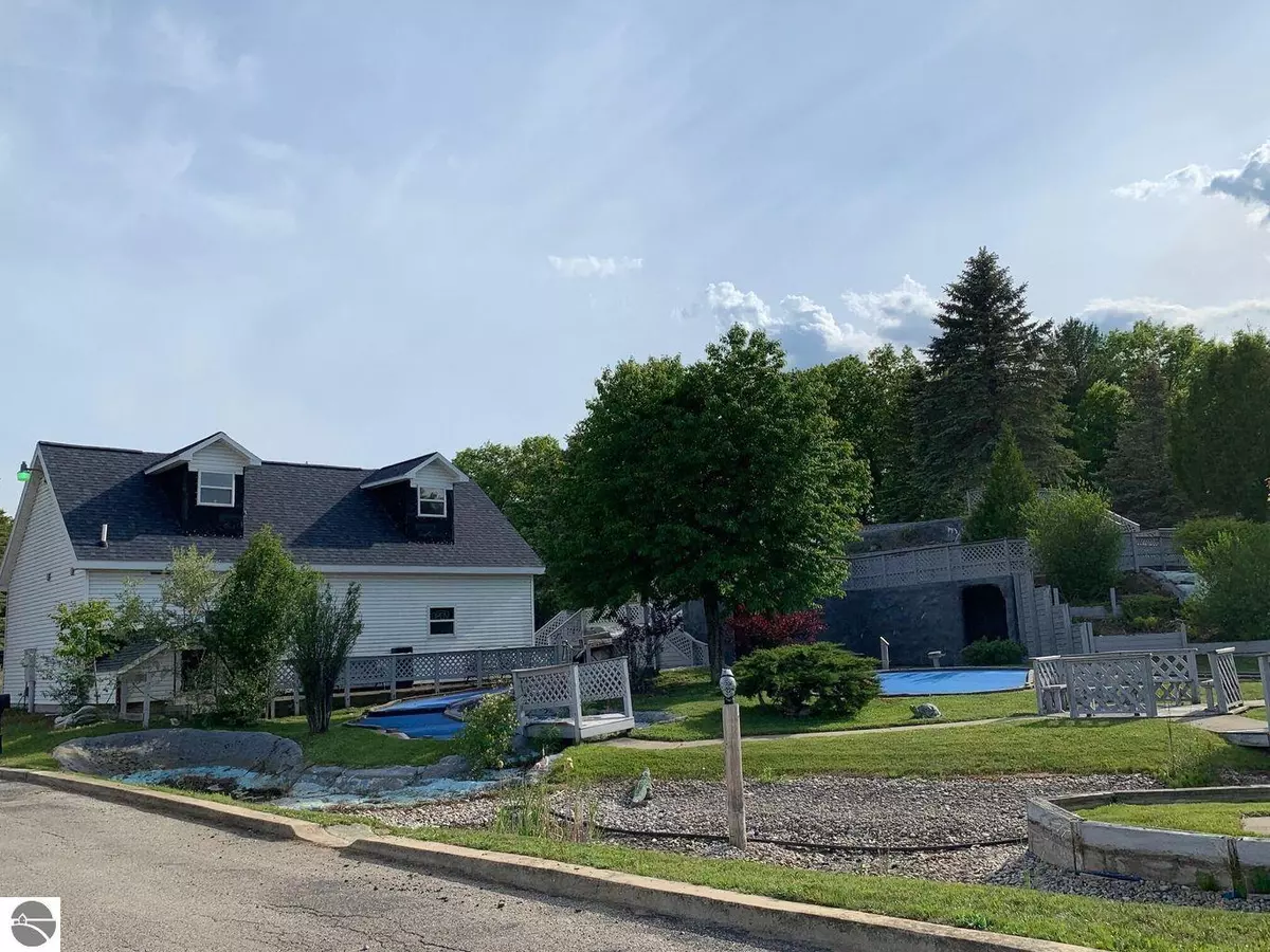 Prudenville, MI 48651,1391 W Houghton Lake Drive