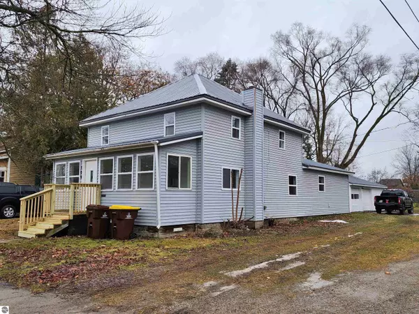 109 E Prospect Street, St Louis, MI 48880