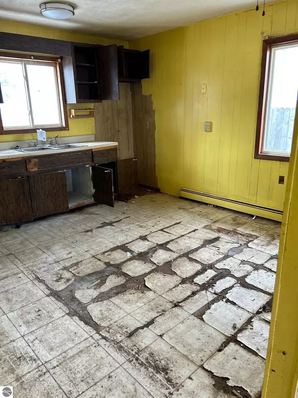 Houghton Lake, MI 48629,115 Elm Street