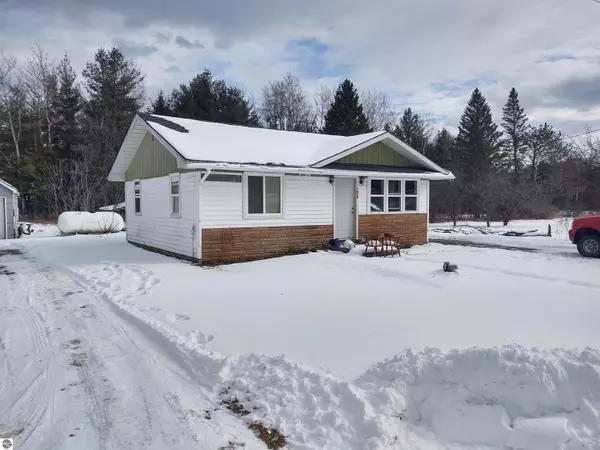 1426 Alger Court, Alger, MI 48610