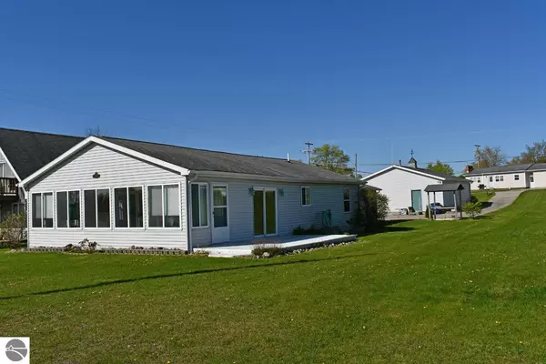 134 Harbor, Oscoda, MI 48750