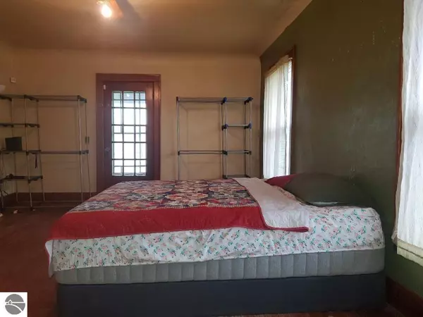 Ithaca, MI 48847,130 N Main Street