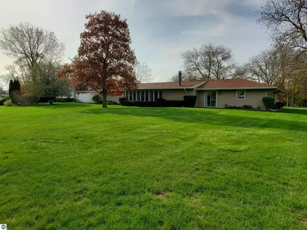 Alma, MI 48801,1040 Riverview