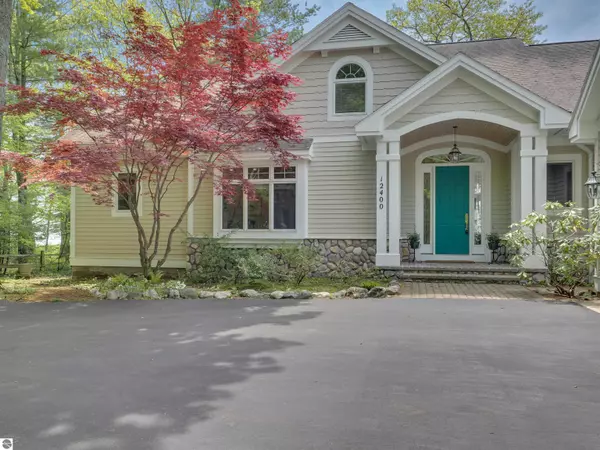 Suttons Bay, MI 49682,12400 E Hendryx Drive