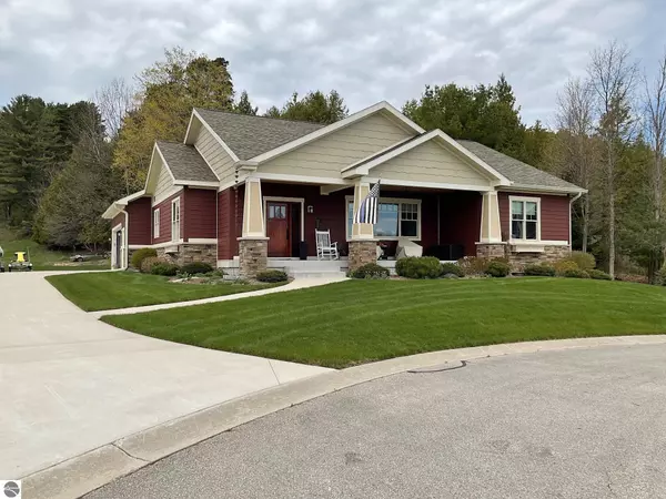 254 Summerset Court, Suttons Bay, MI 49682