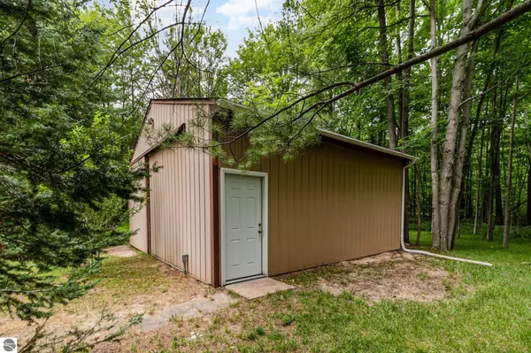 Shepherd, MI 48883,11721 S Lakeside Trail