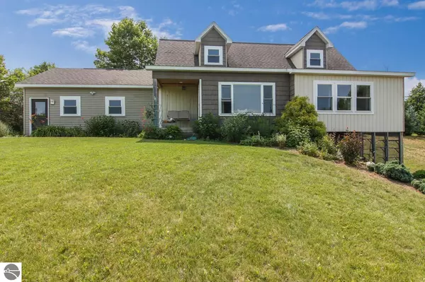 Suttons Bay, MI 49682,9950 E Jade Drive